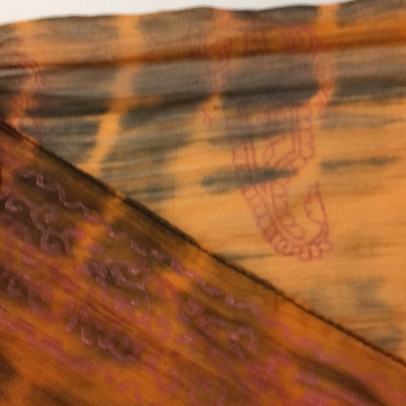 Beautiful fringe scarf, ombré effect design - Picture 6 of 7